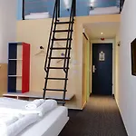 Hostel Maverick Soho *