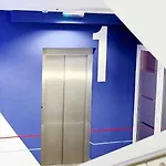 بيت شباب Maverick Soho