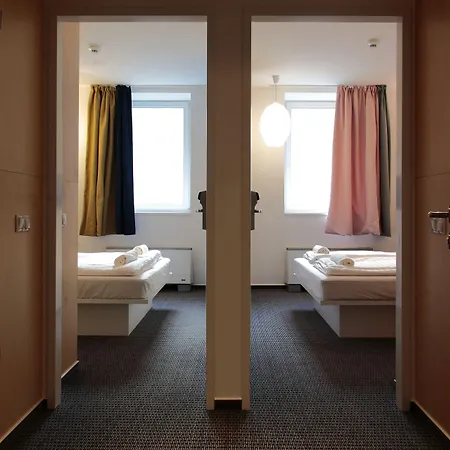 بيت شباب Maverick Soho بودابست