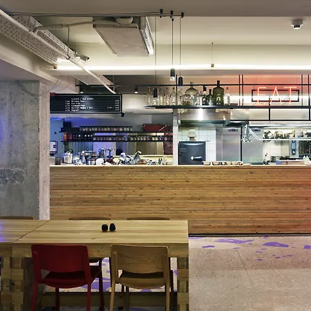 بيت شباب Maverick Soho بودابست