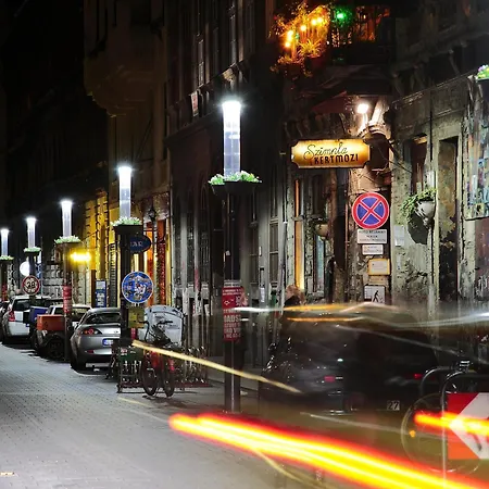 Maverick Soho Hostel *