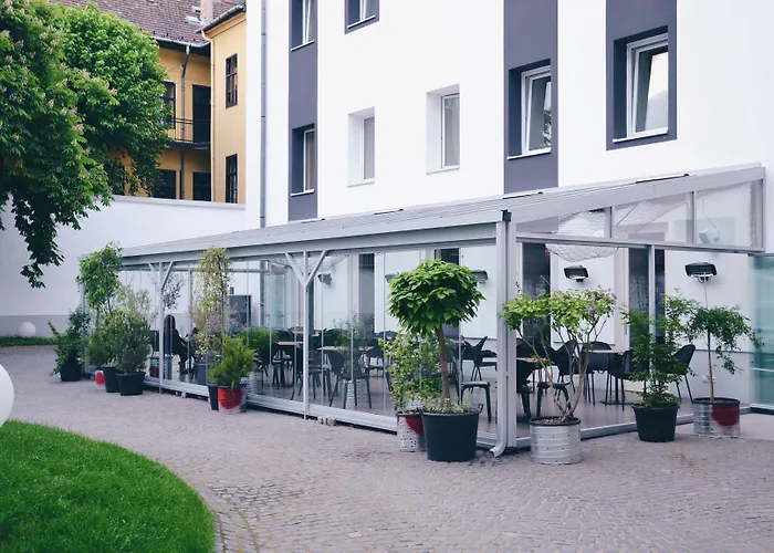 Maverick Soho Hostel *